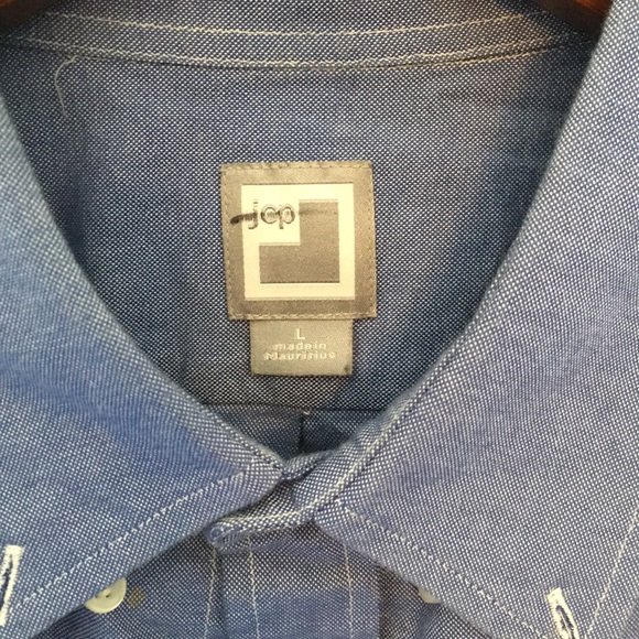 Short Sleeved Button up - Picture 2 of 2